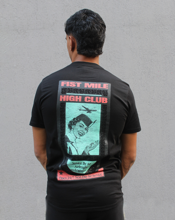 Camiseta Fist Mile Nigh Club Negra