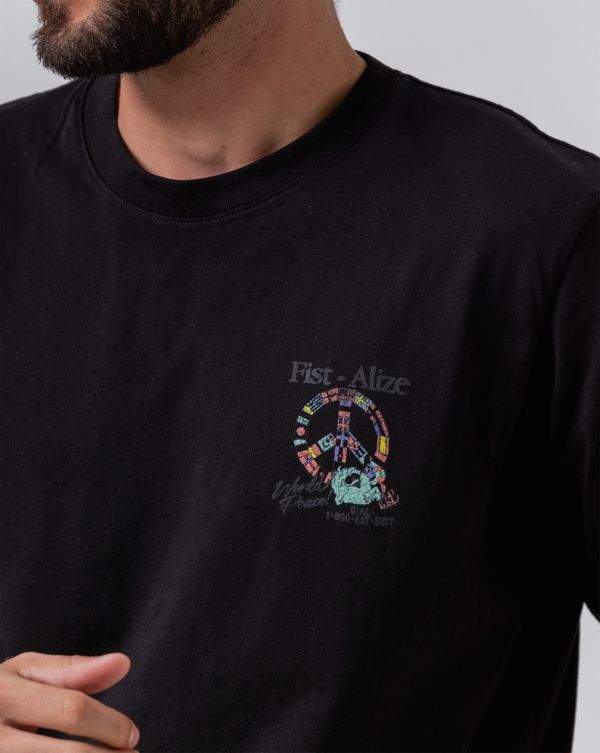 Camiseta Fist World Peace Negra